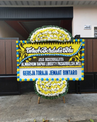 Papan Bunga Duka di Kedung Waringin